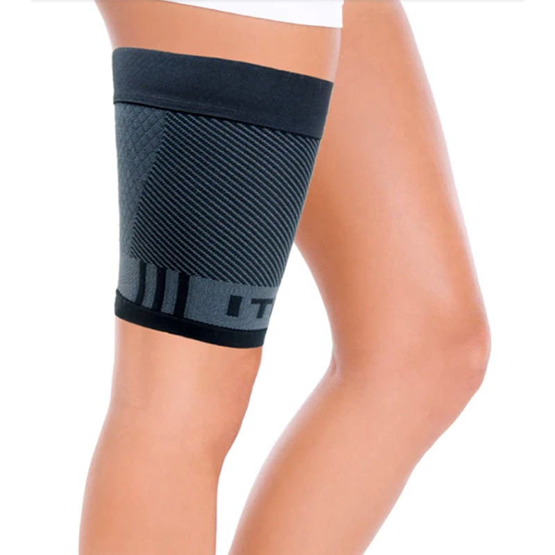 Image of a woman wearing the thigh quad iliotibial band brace